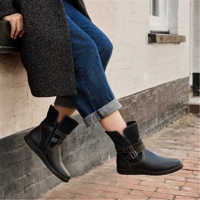 Fawn Boots