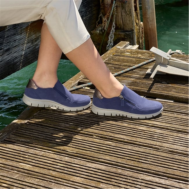 Skyla Sneakers