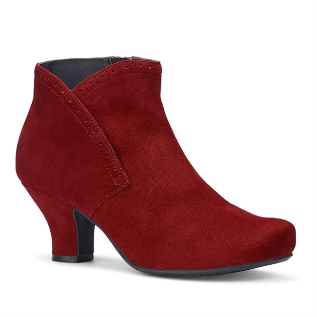 Opera Boots