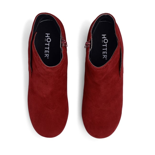 Opera Boots
