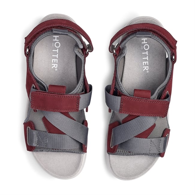 Pursue Sandals