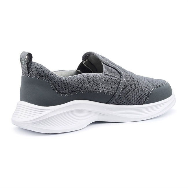 Striker Trainers