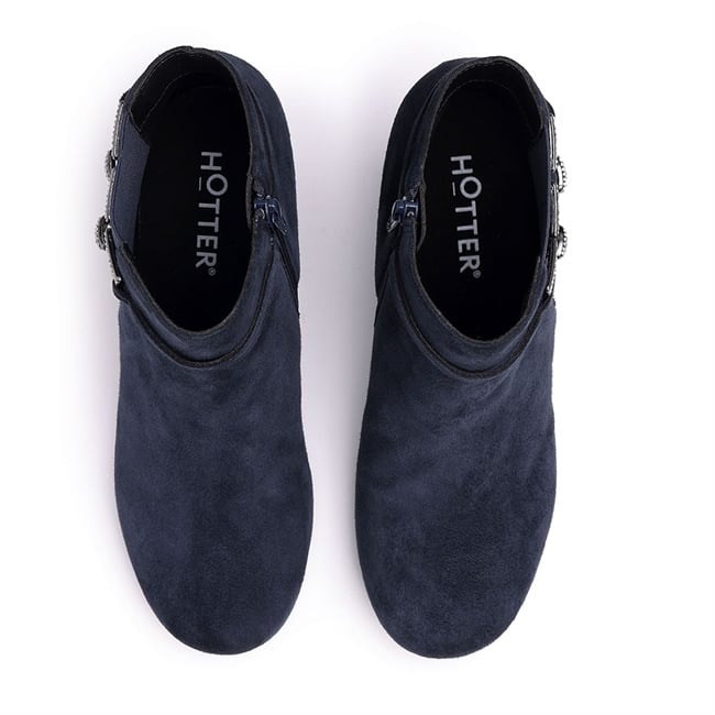 Verse Boots