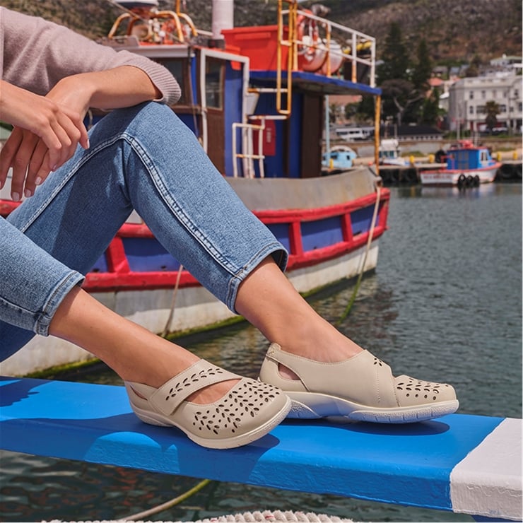 Daphne Shoes