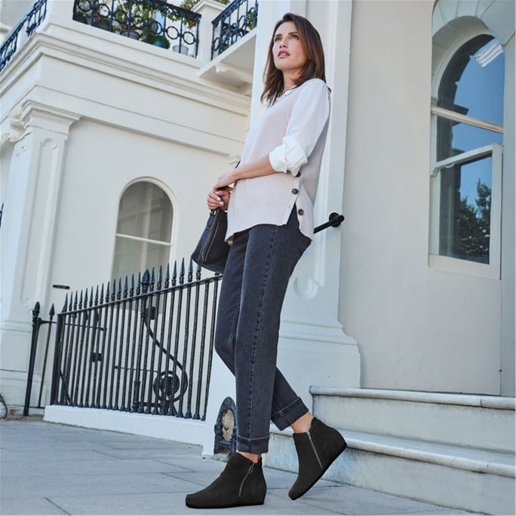 Avebury Boots