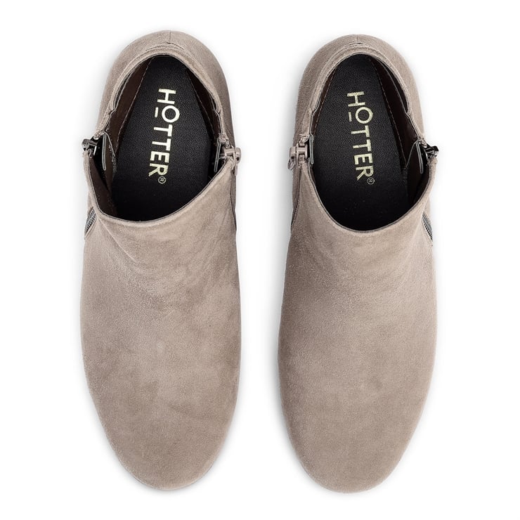 Avebury Boots
