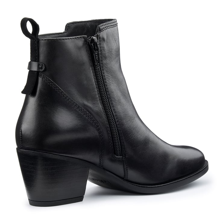 Delight Boots