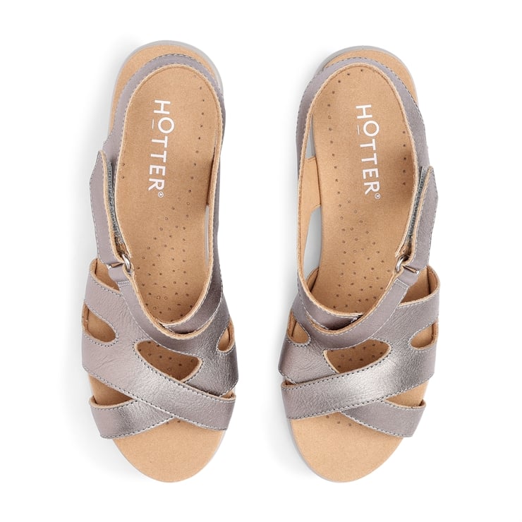 Eliana Sandals