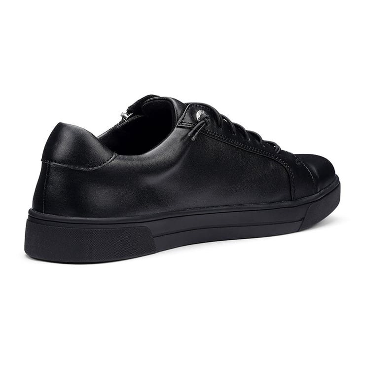Leonie Trainers