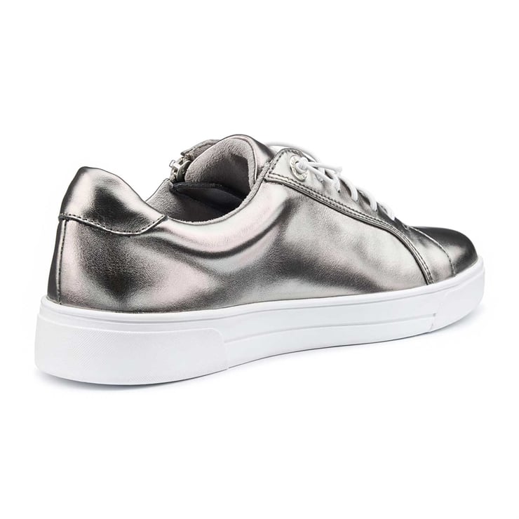 Leonie Trainers