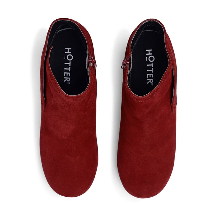 Opera Boots