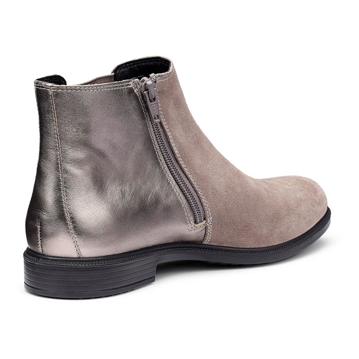 Tenby Boots