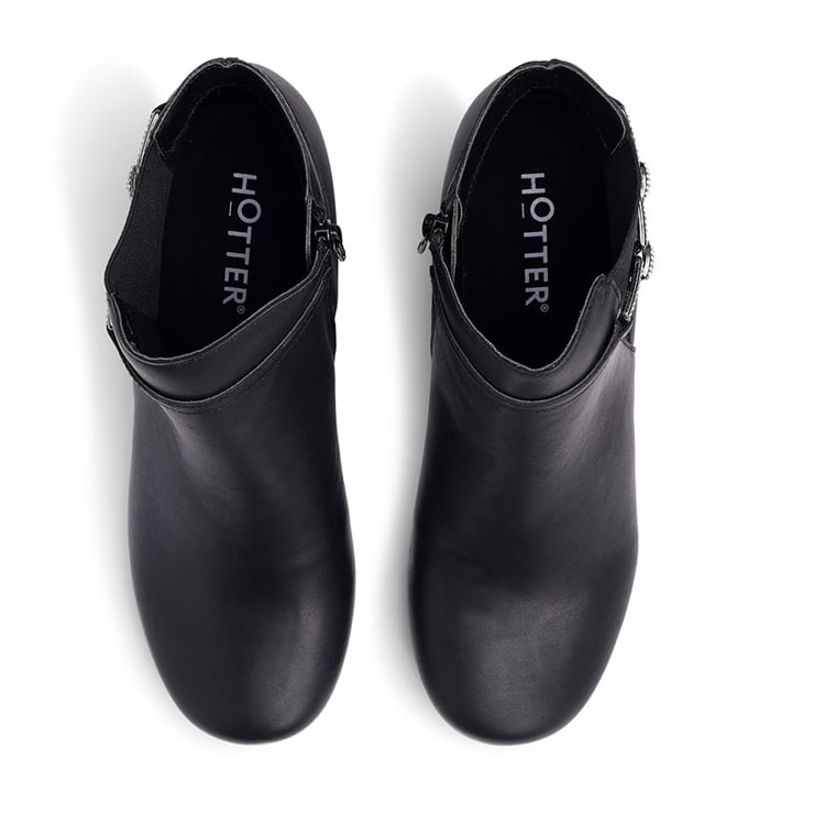 Verse Boots