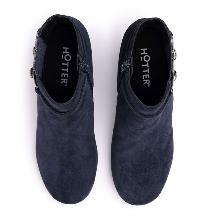 Verse Boots