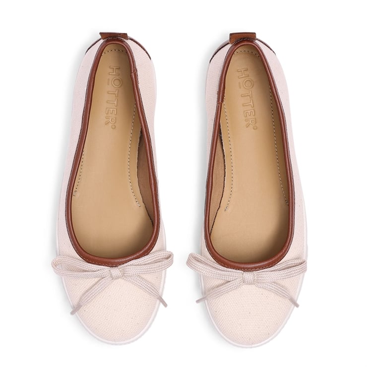 Willa Trainers